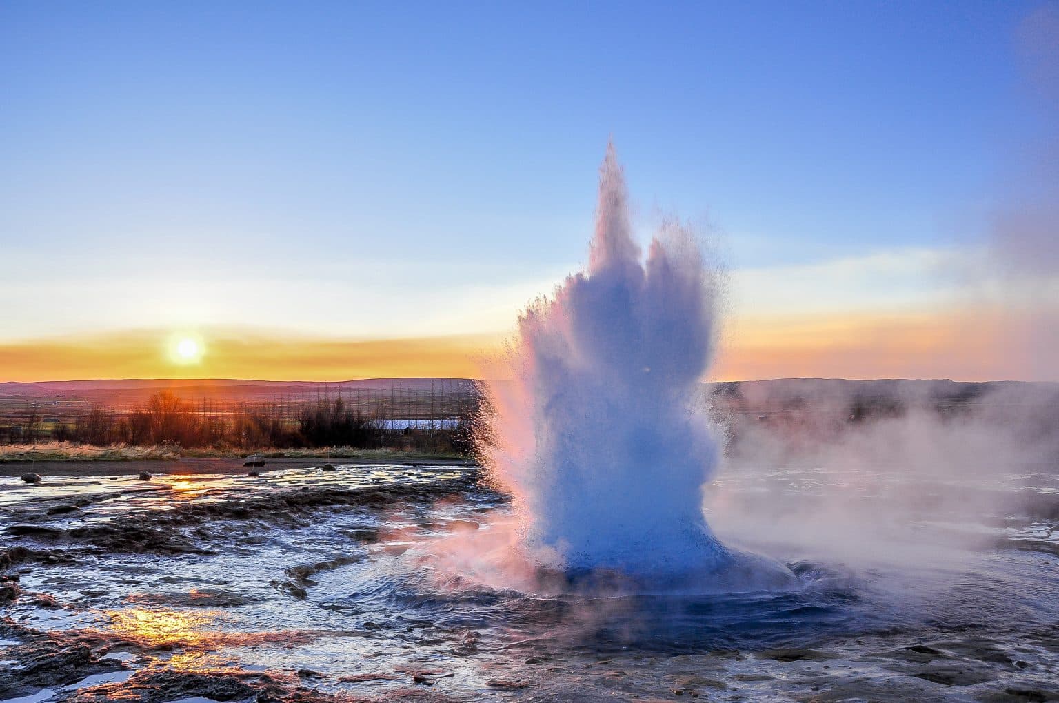 Midnight Golden Circle with geothermal luxury baths & silent locations