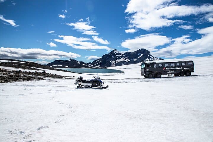 Glacier Ice Cave and Snowmobile from Gullfoss – tour photo 3