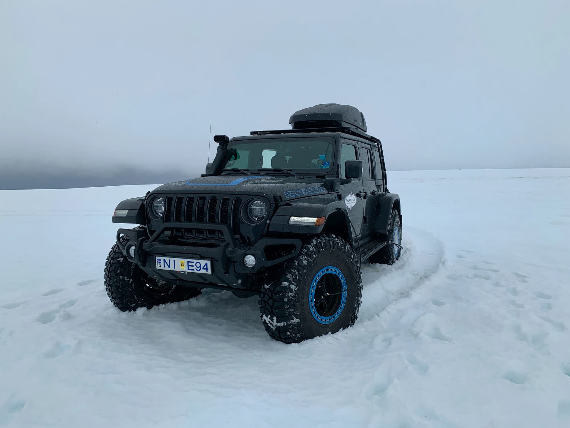 Golden Circle & Glacier, Optional Snowmobile Tour – Iceland tour