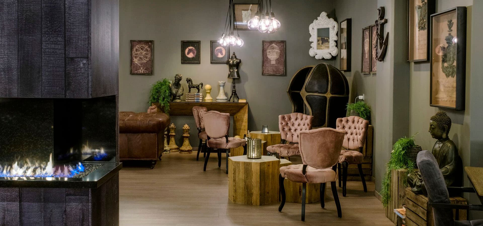 LiBRARY bistro/bar, Keflavík