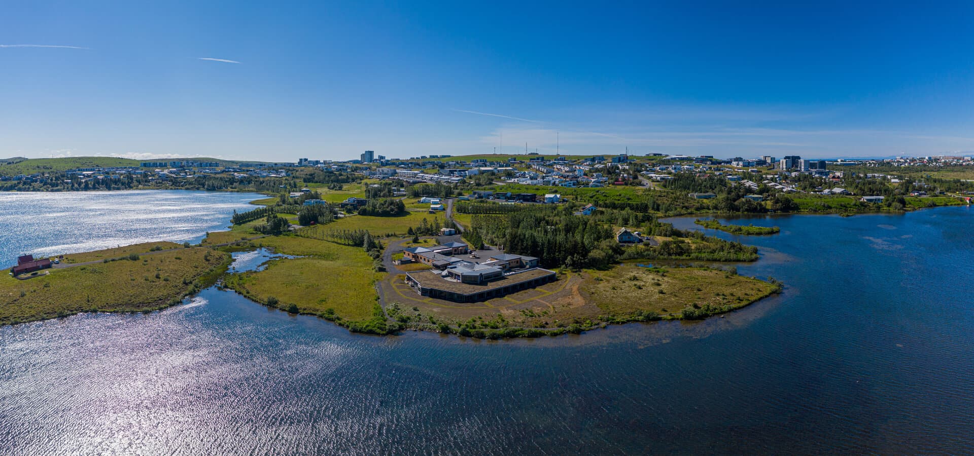 Hotel Kriunes - A city hotel by the lake, Kópavogur