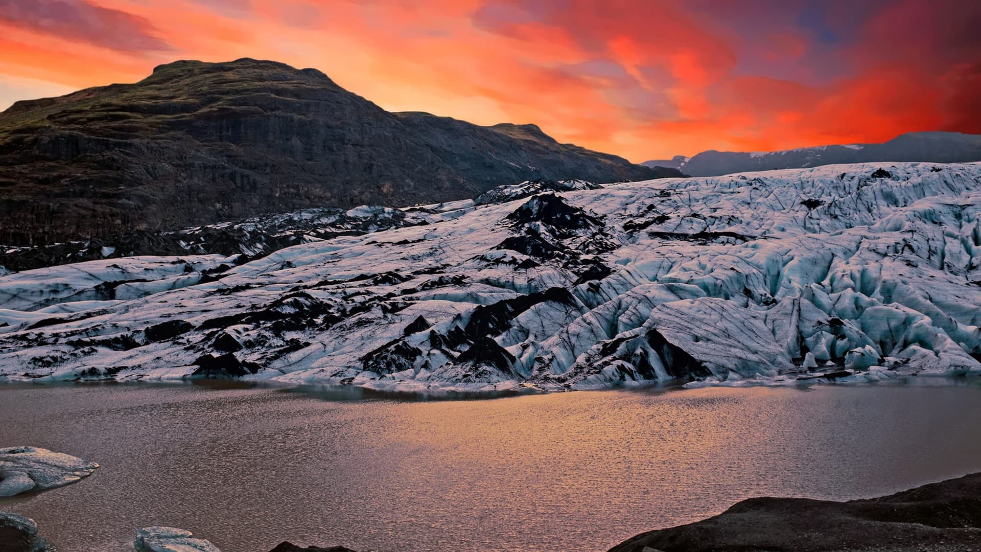 Midnight South Coast With First Class Experience in a Small Group – Iceland tour
