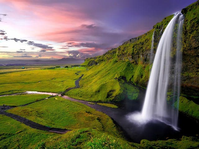 3 Day Summer Minibus Tour: South Coast, Glacier Hike and Golden Circle – Iceland tour